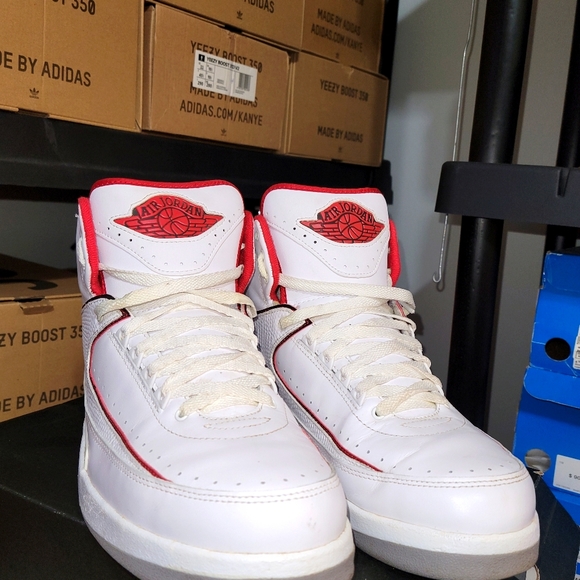Air jordan 2's mids - Picture 1 of 11